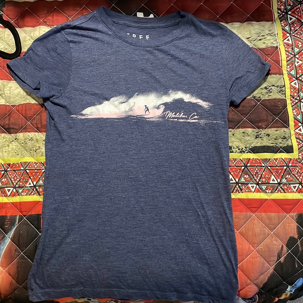 Free State Navy blue Fonted T-shirt: Size: Medium Women’s 60%cotton 40%polyester